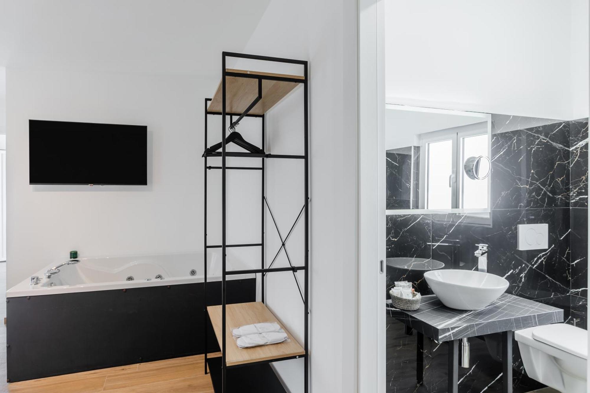 Pietramare Luxury Suites Bari Eksteriør bilde