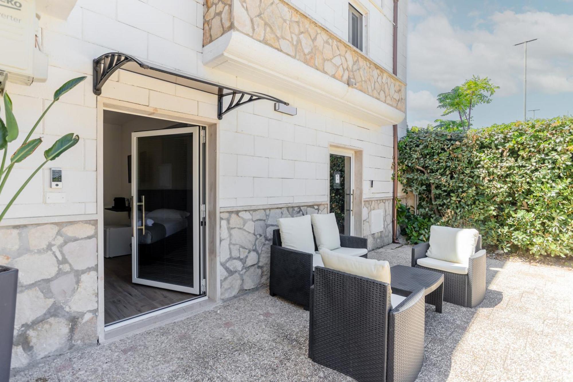 Pietramare Luxury Suites Bari Eksteriør bilde