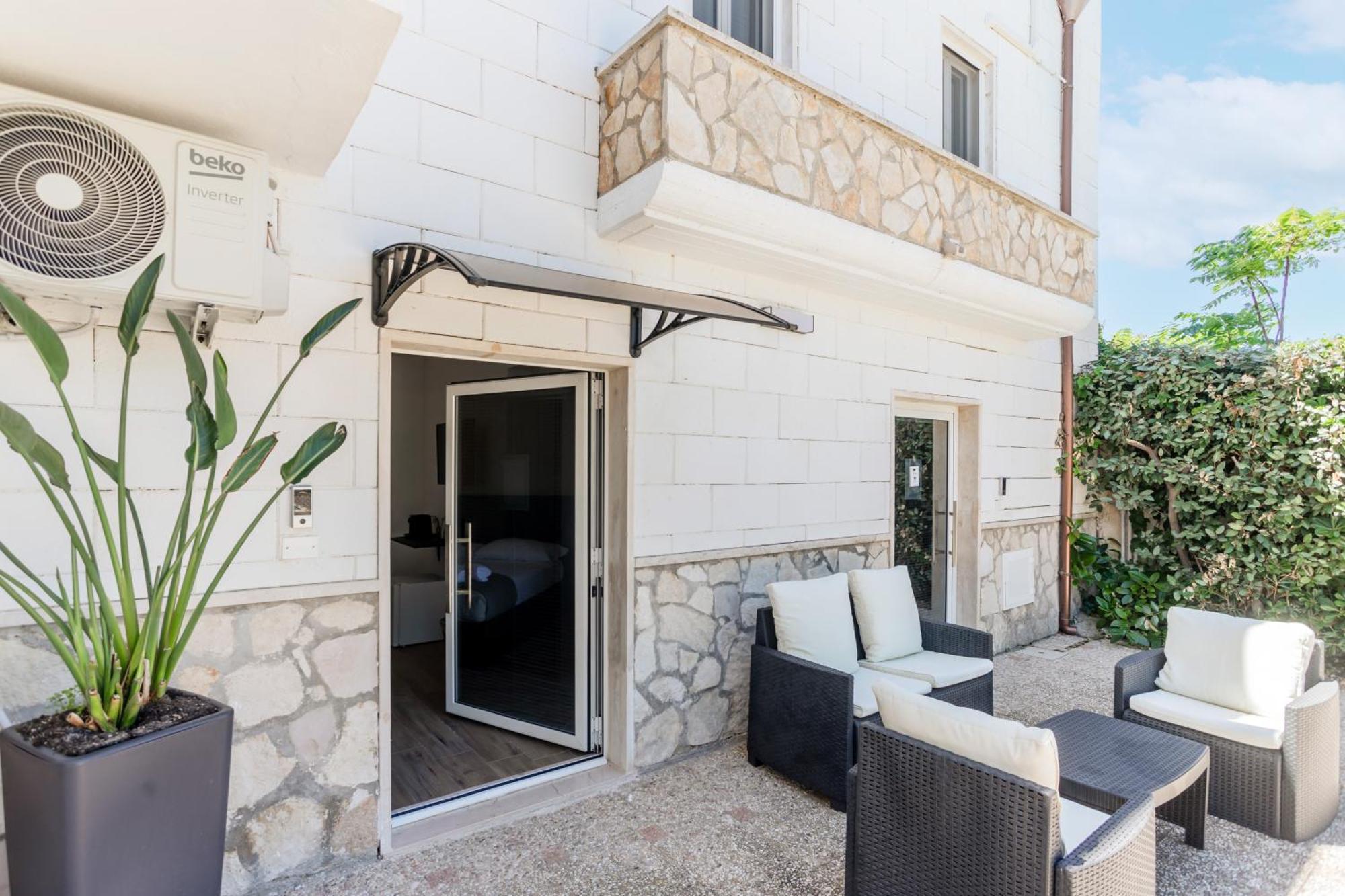 Pietramare Luxury Suites Bari Eksteriør bilde
